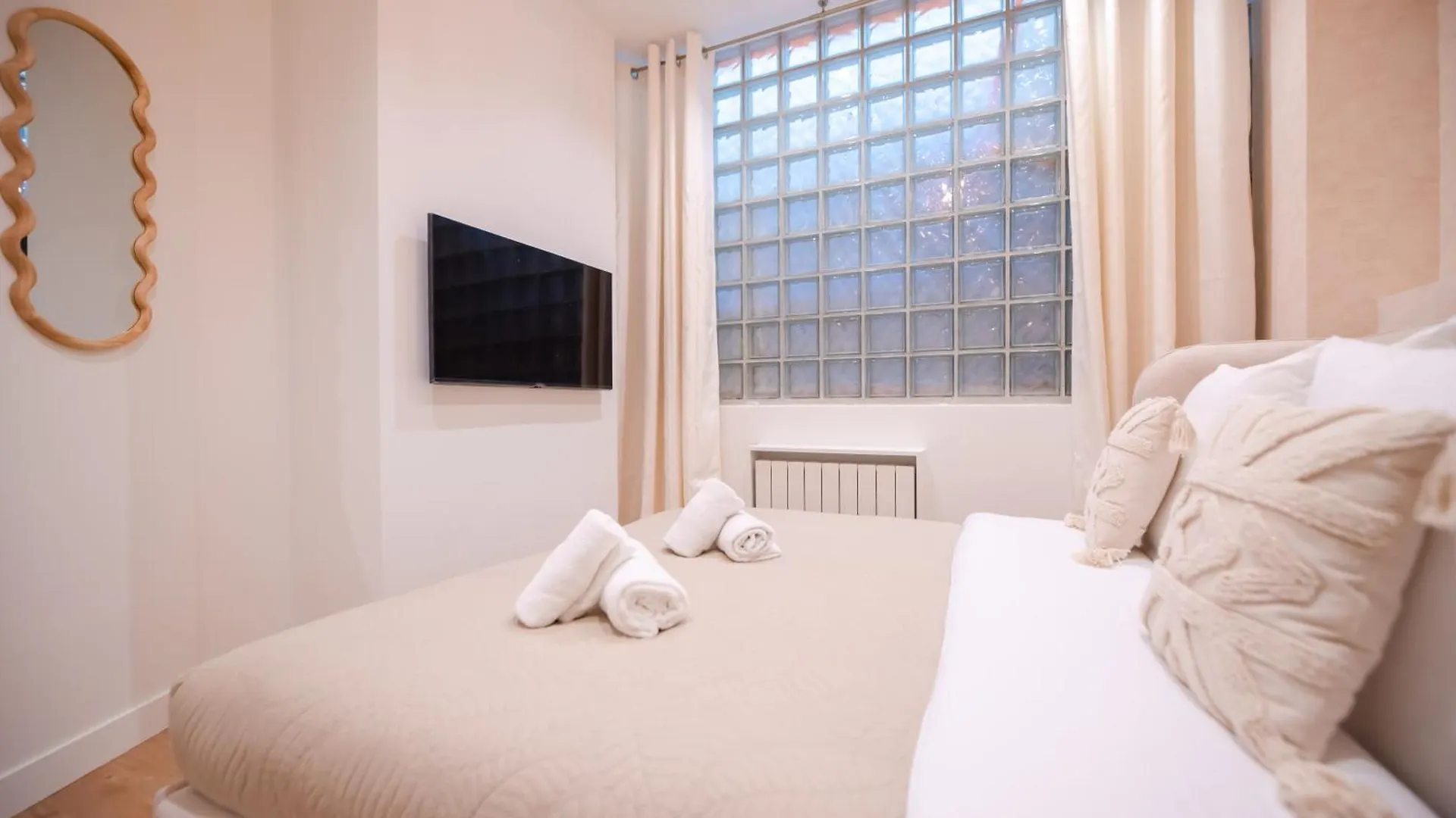 Apartamento Cia - Beaurepaire París 0*,  Francia